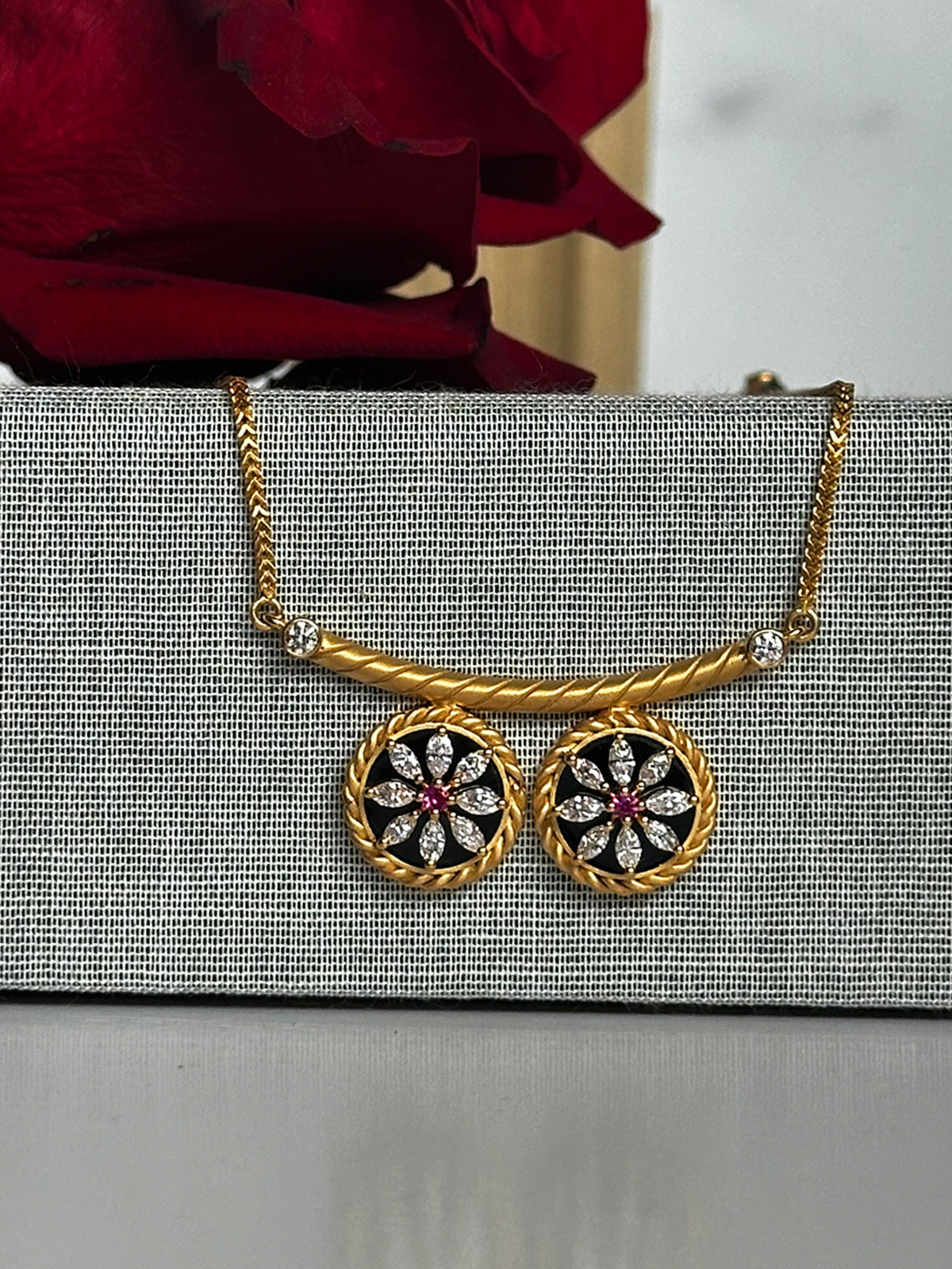 Mina Maharashtrian Vati Mangalsutra
